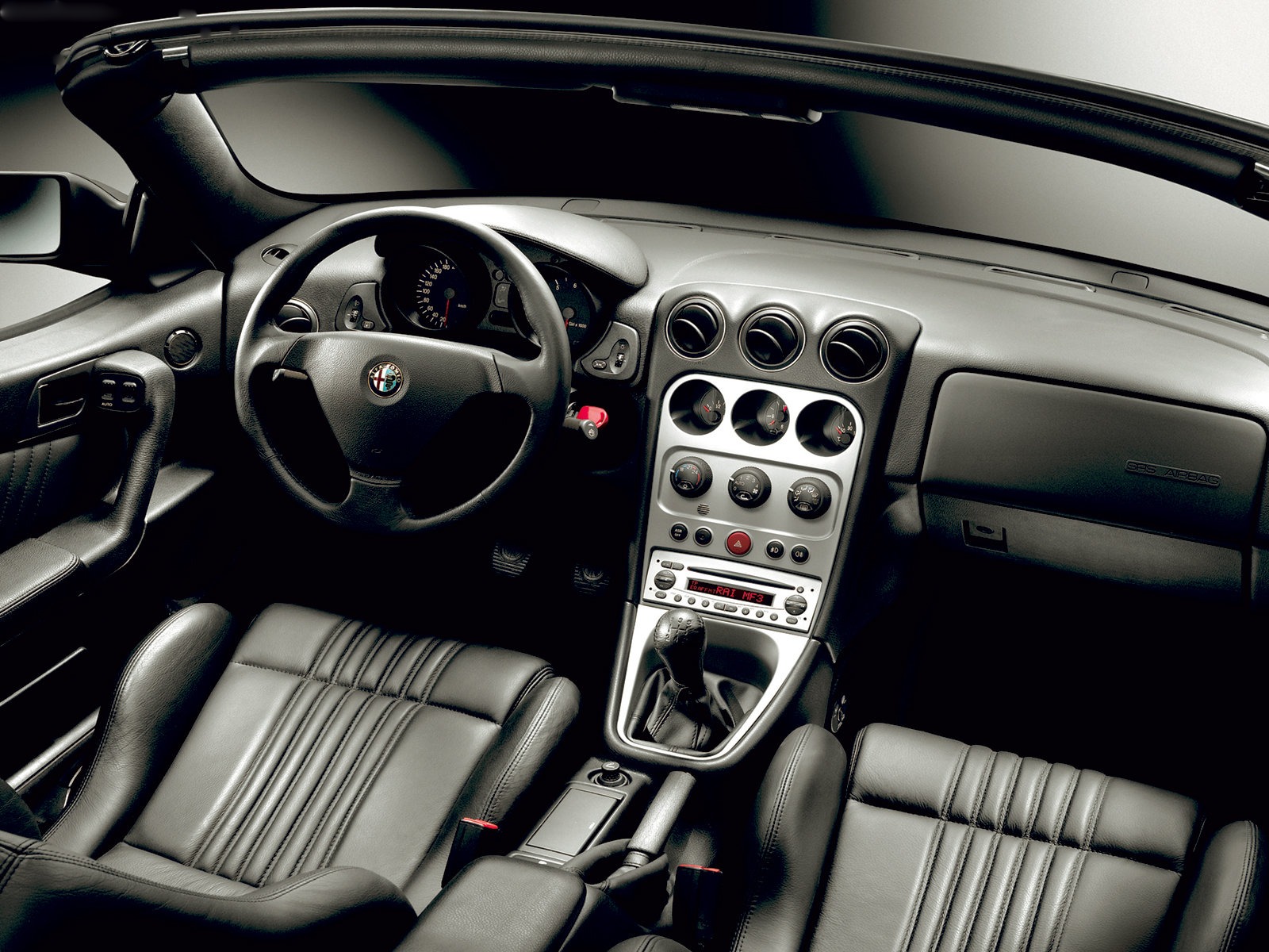 Alfa Romeo Spider (2003) - Interior