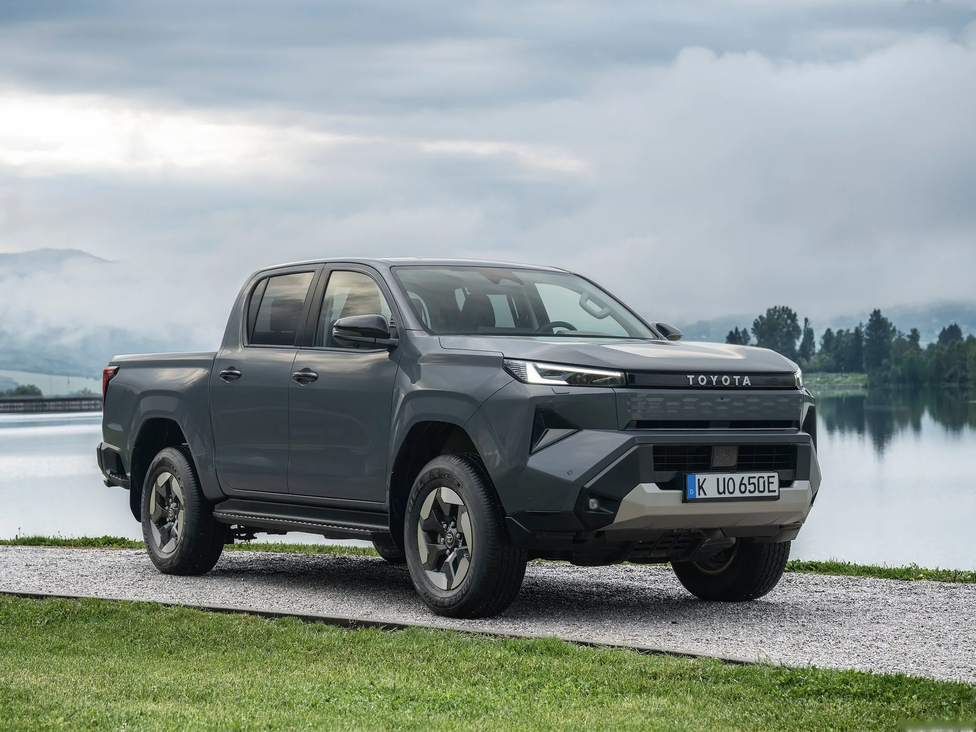 Toyota HiLux BEV (2026)