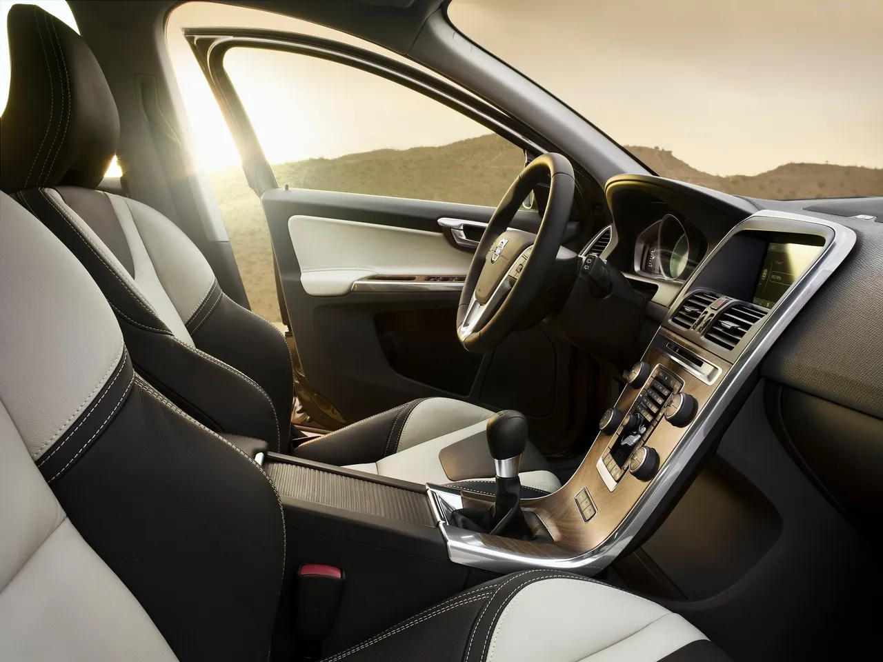 Volvo XC60 (2014) – interiér