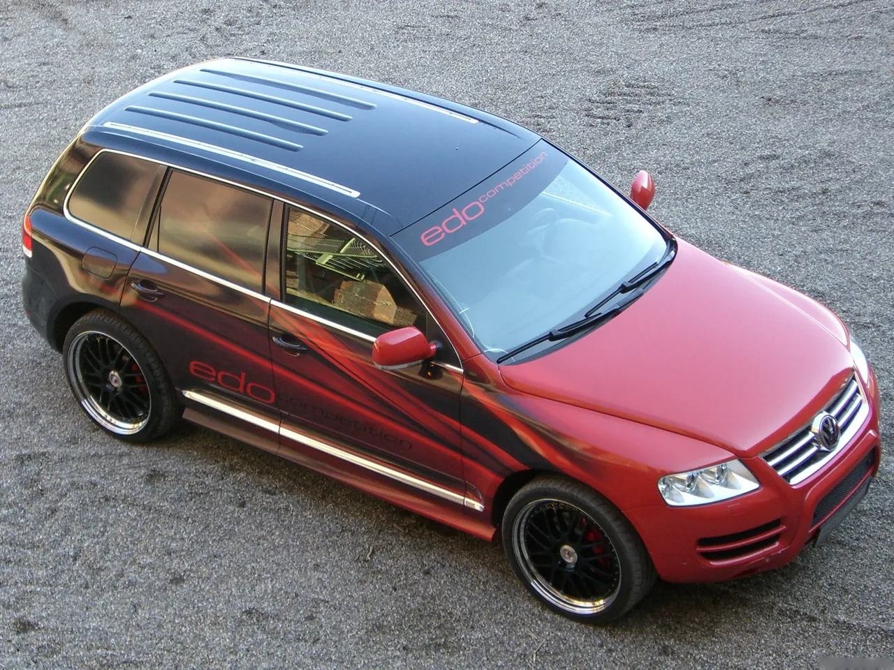 Edo Volkswagen Touareg Red-Black (2006)