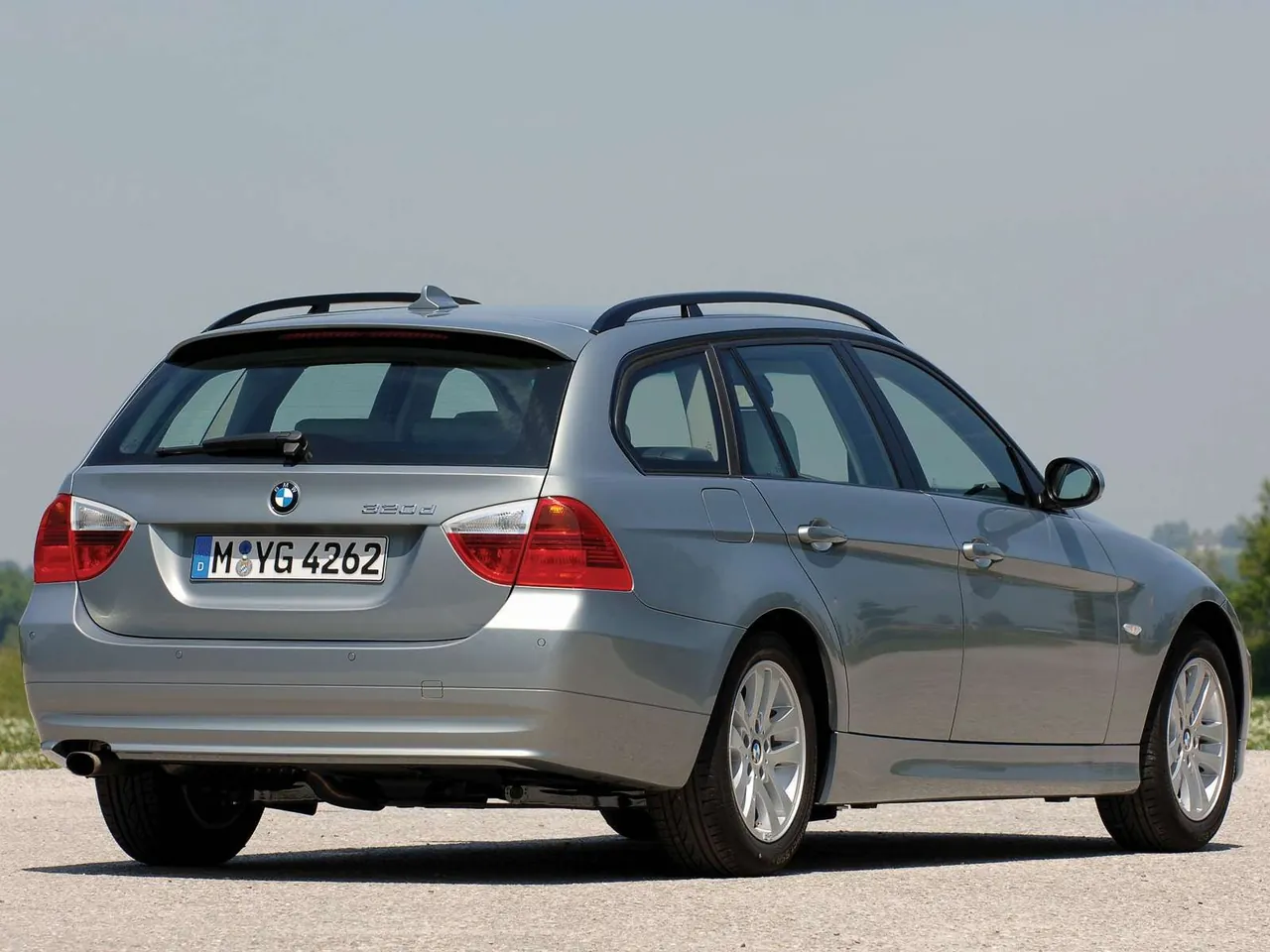 BMW 320d Touring (2006) – zadní tříčtvrteční pohled