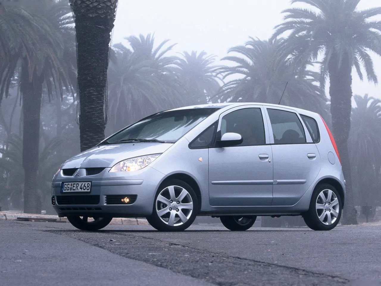 Mitsubishi Colt 5-door (2008)