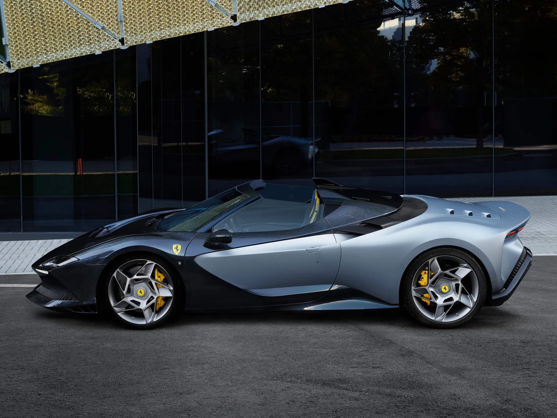 Ferrari SP-8 (2024) – boční profil