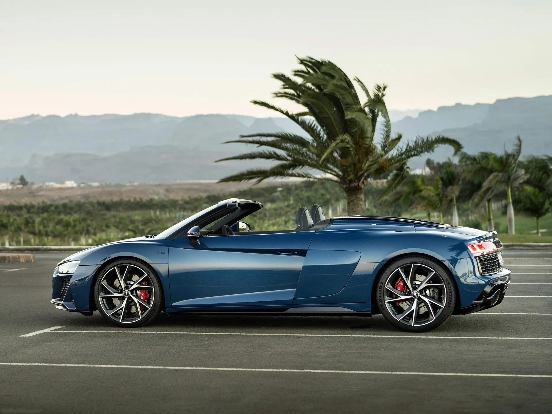 Audi R8 V10 performance RWD Spyder (2022) – boční profil