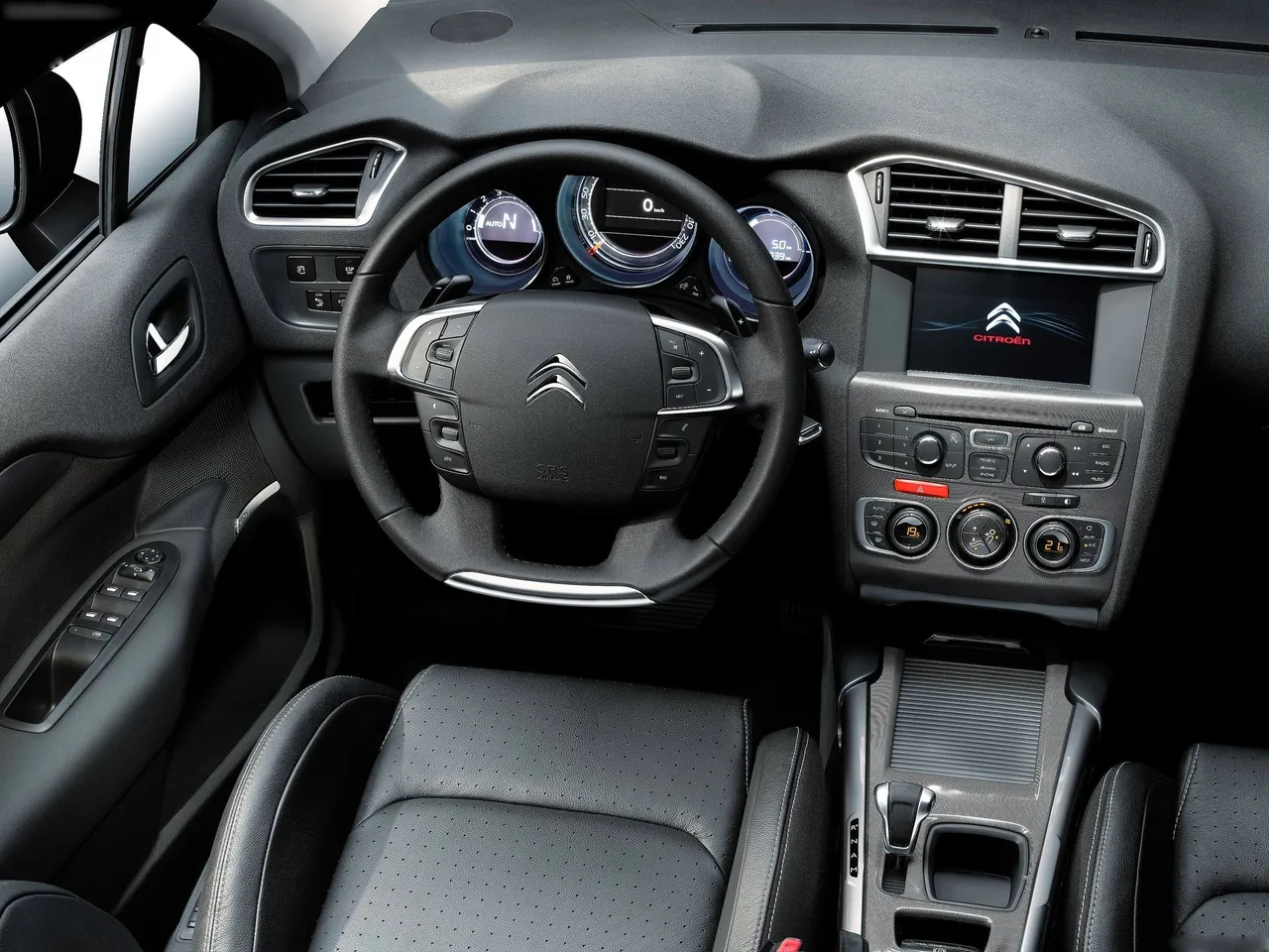 Citroen C4 (2011) – interiér