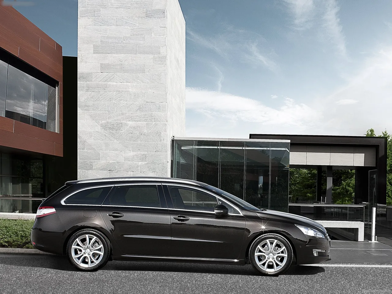 Peugeot 508 SW (2011) – boční profil