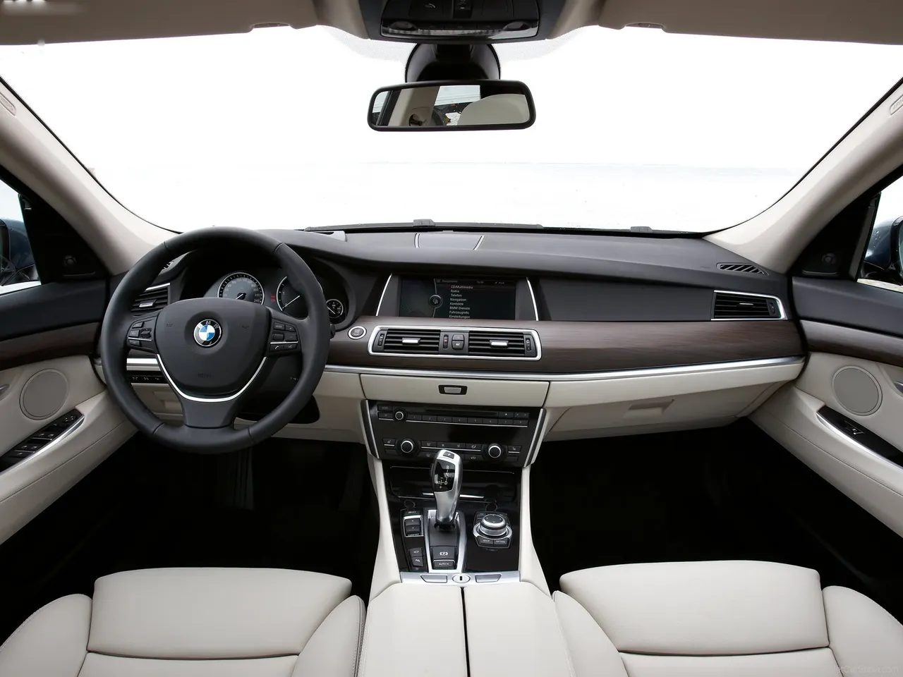 BMW 5-Series Gran Turismo (2010) – interiér
