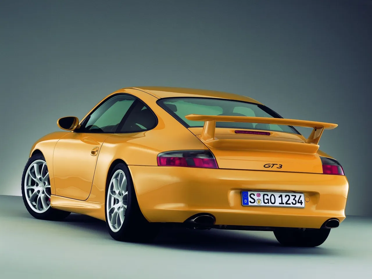 Porsche 911 GT3 (2004) - Rear Three-Quarter