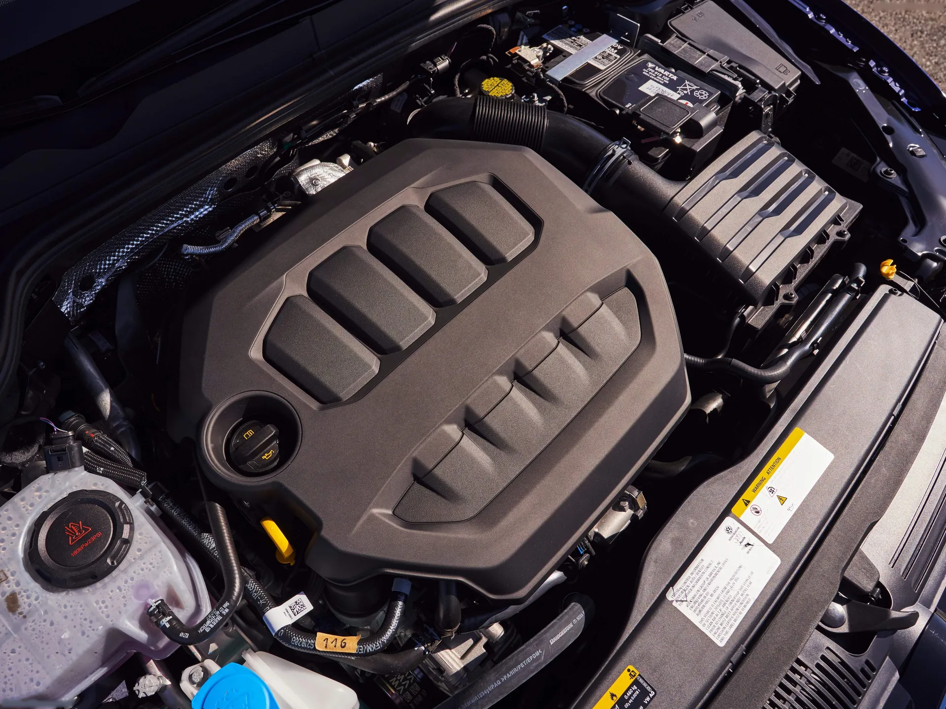 Volkswagen Golf R [US] (2022) - Engine Bay