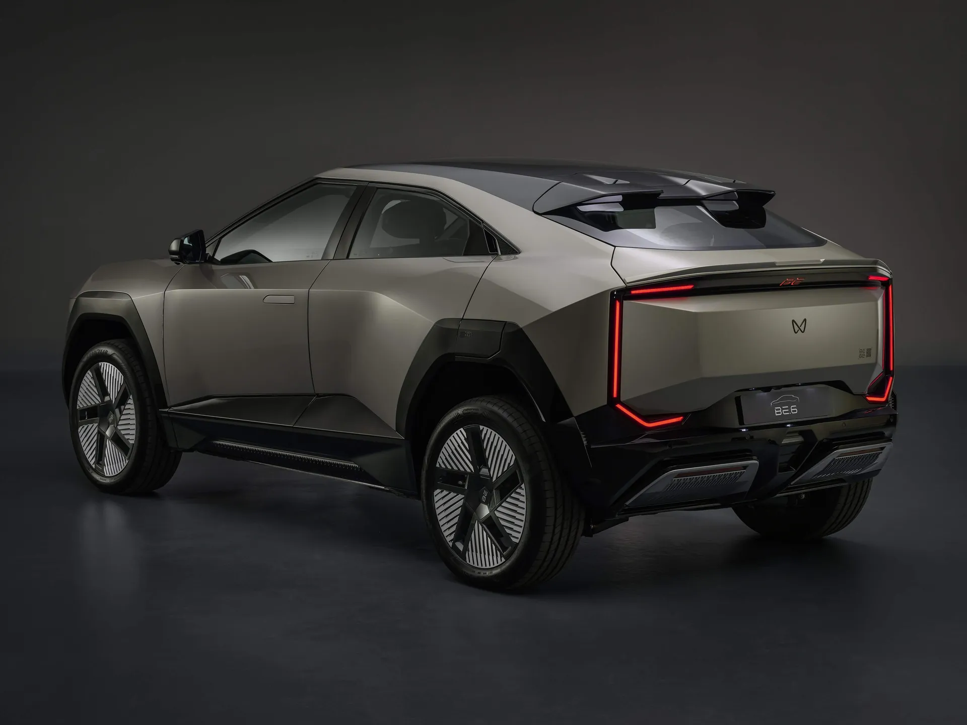 Mahindra BE 6 (2025) – zadní tříčtvrteční pohled