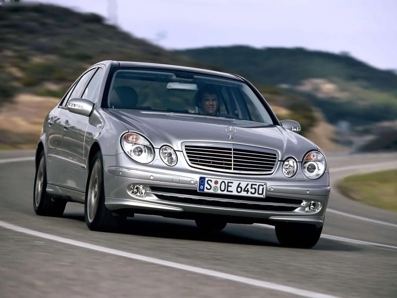 Mercedes-Benz E350 with Sports Equipment (2005)