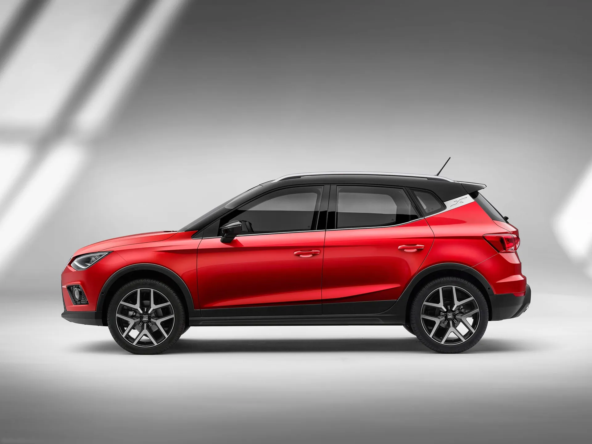 Seat Arona (2018) – boční profil