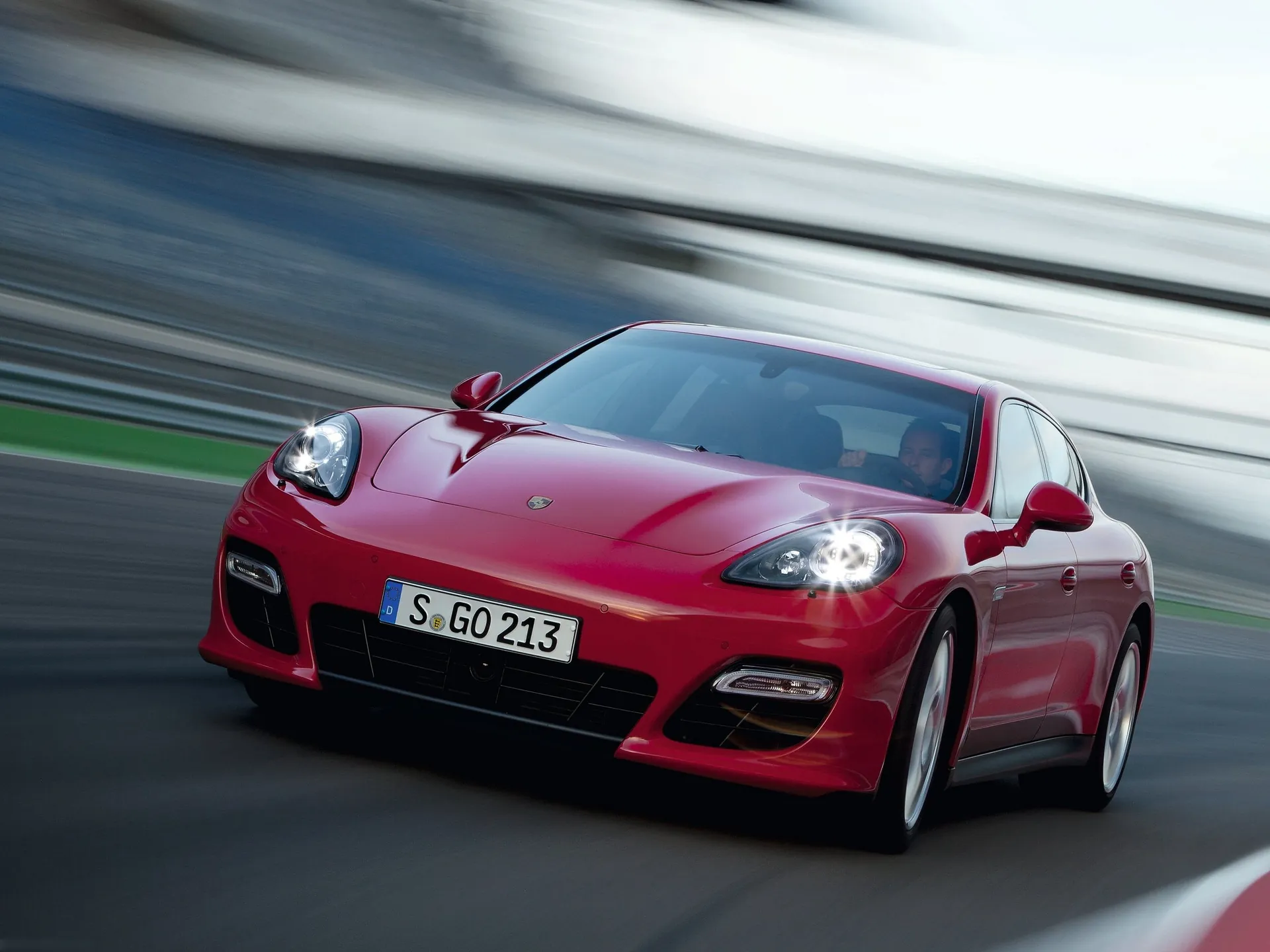Porsche Panamera GTS (2012)