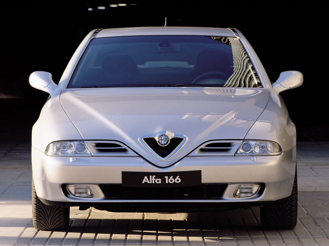 Alfa Romeo 166 (1998) – zepředu