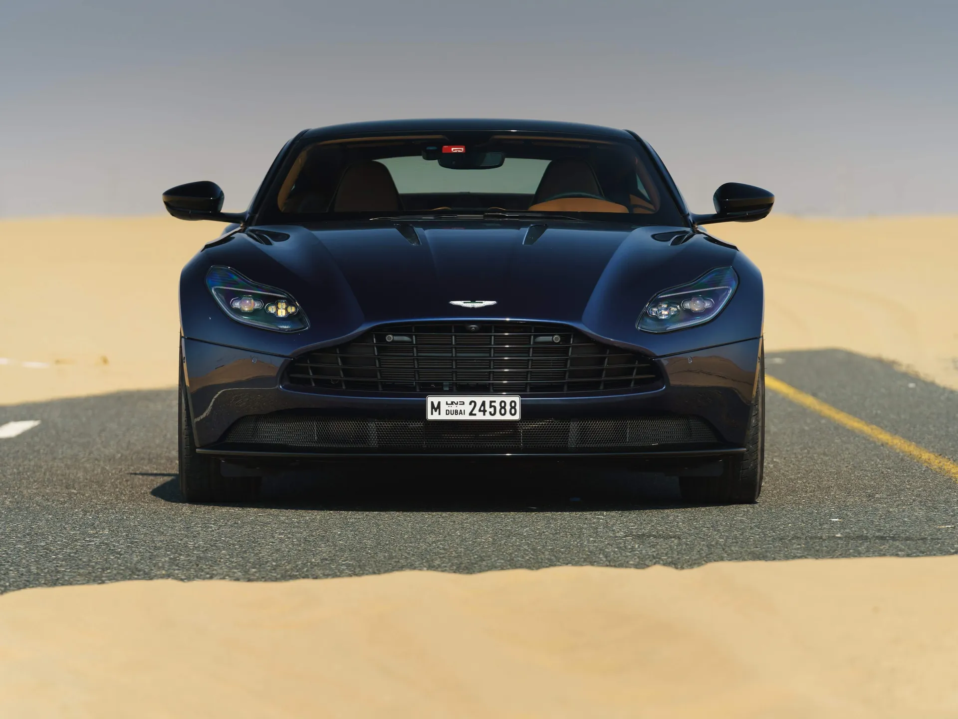 Aston Martin DB11 AMR (2019) – zepředu