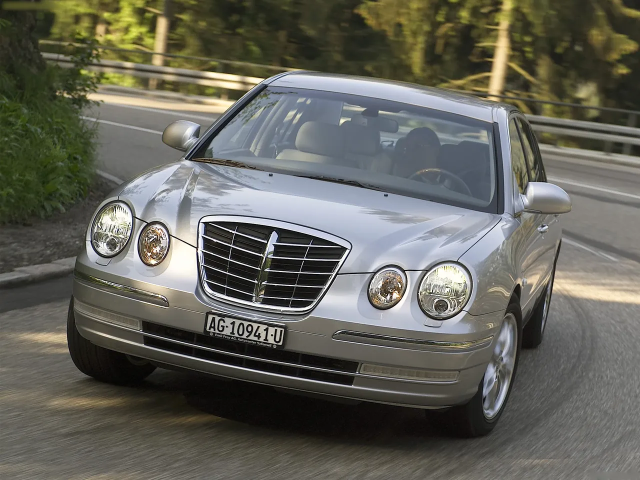 Kia Opirus (2005)