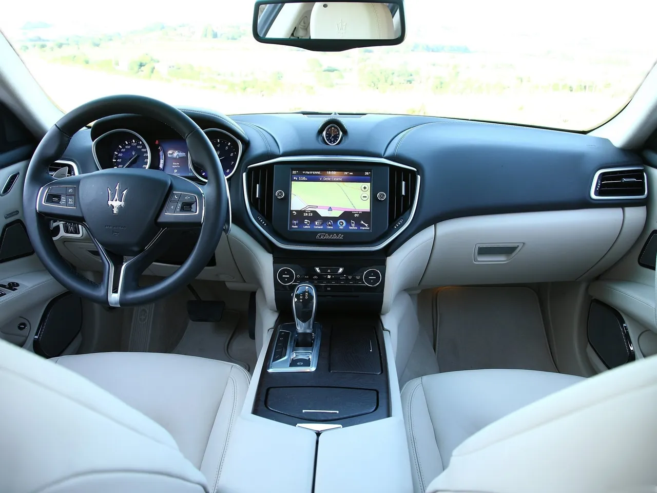 Maserati Ghibli (2014) – interiér