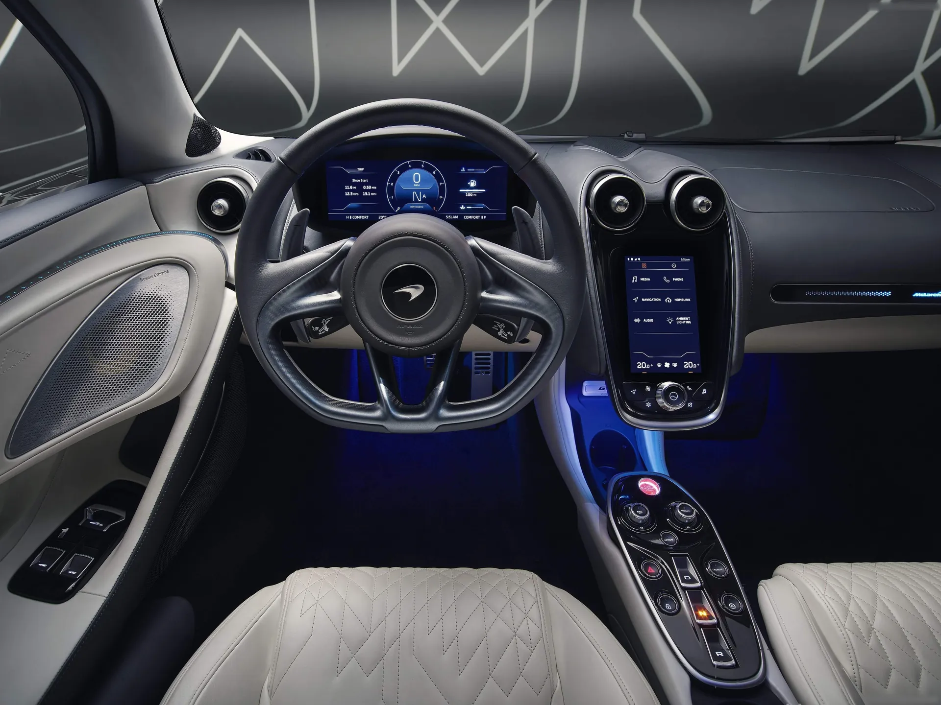 McLaren GT by MSO (2020) – interiér
