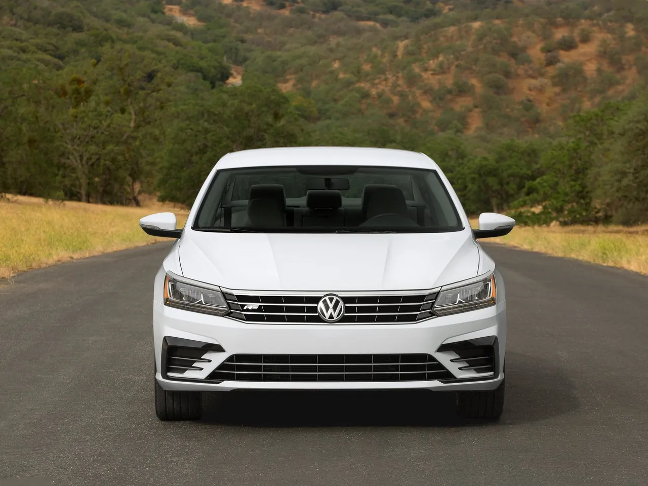 Volkswagen Passat [US] (2016) – zepředu
