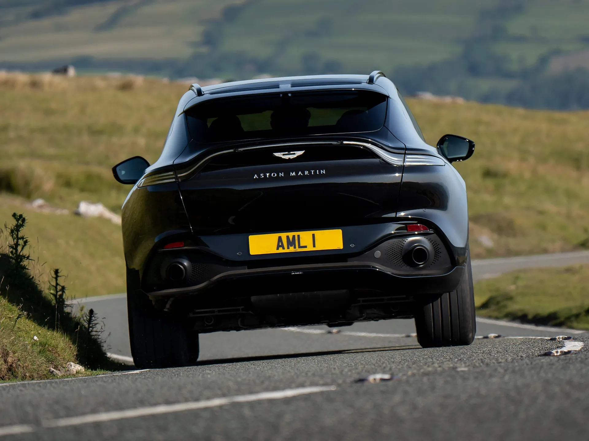 Aston Martin DBX (2021) - Rear