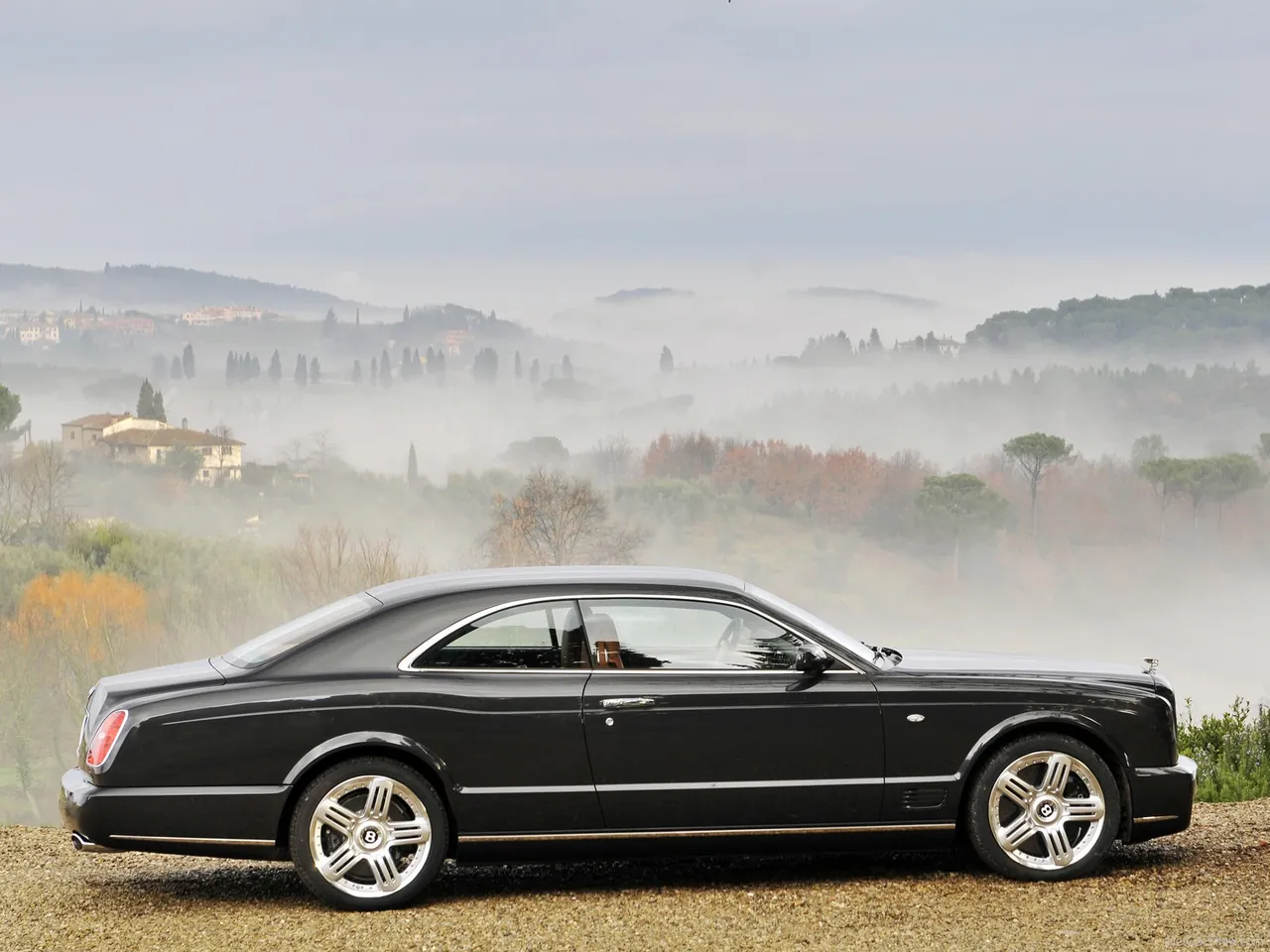 Bentley Brooklands (2008) – boční profil