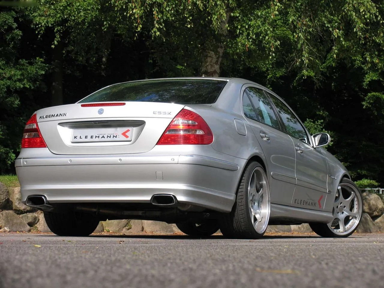 Kleemann Mercedes-Benz E 55 K3 (2004) – zadní tříčtvrteční pohled