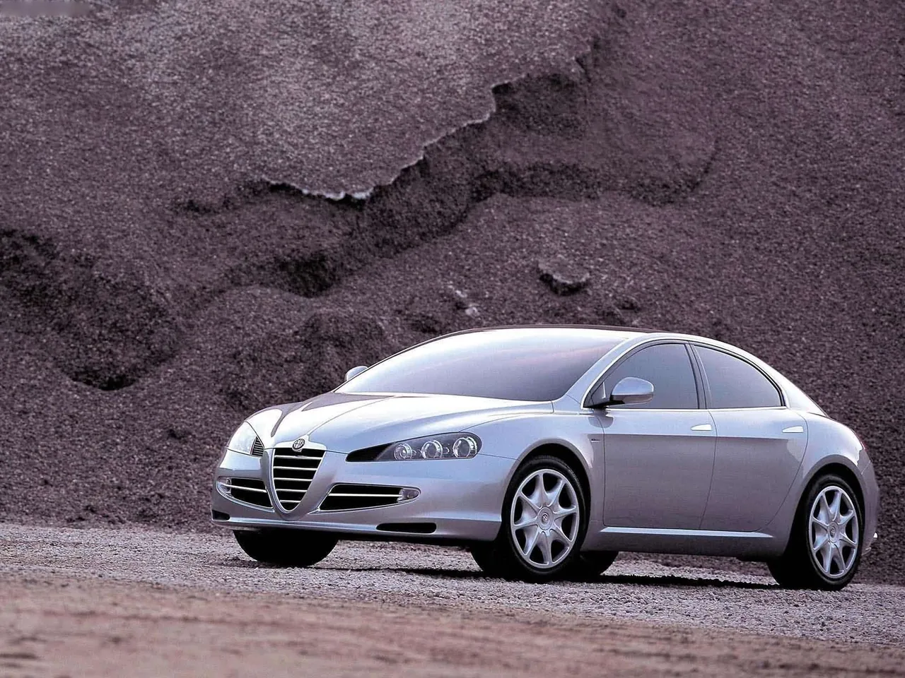 Alfa Romeo Visconti Concept ItalDesign (2004) - Front Three-Quarter