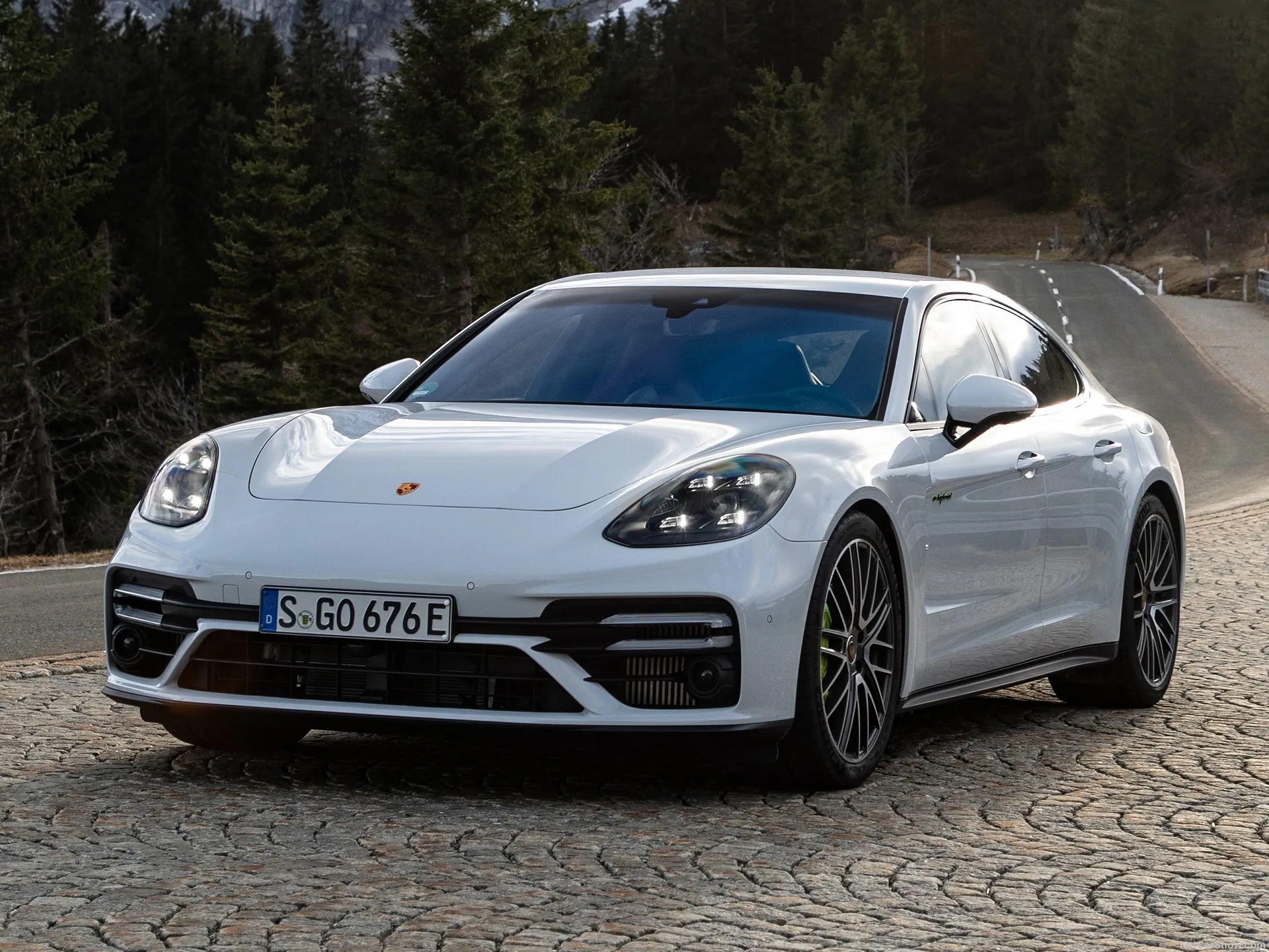 Porsche Panamera Turbo S E-Hybrid (2021)