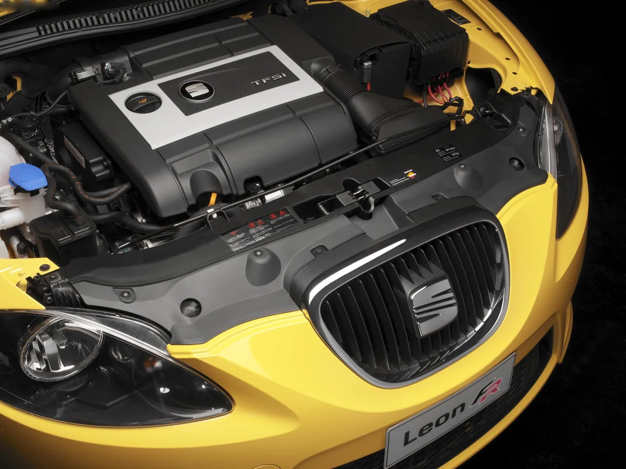 Seat Leon FR (2007) – motorový prostor