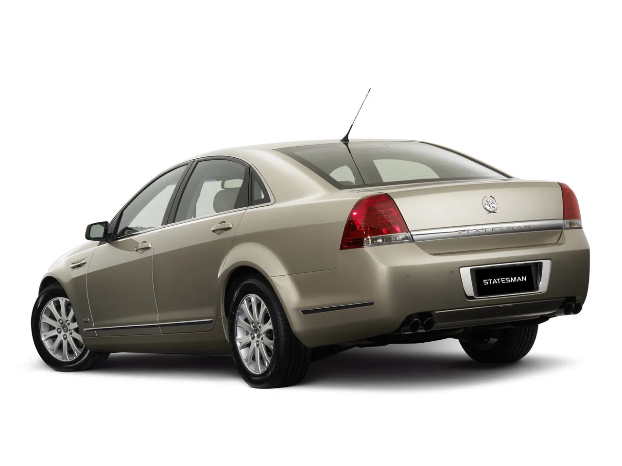 Holden WM Statesman (2006) – zadní tříčtvrteční pohled