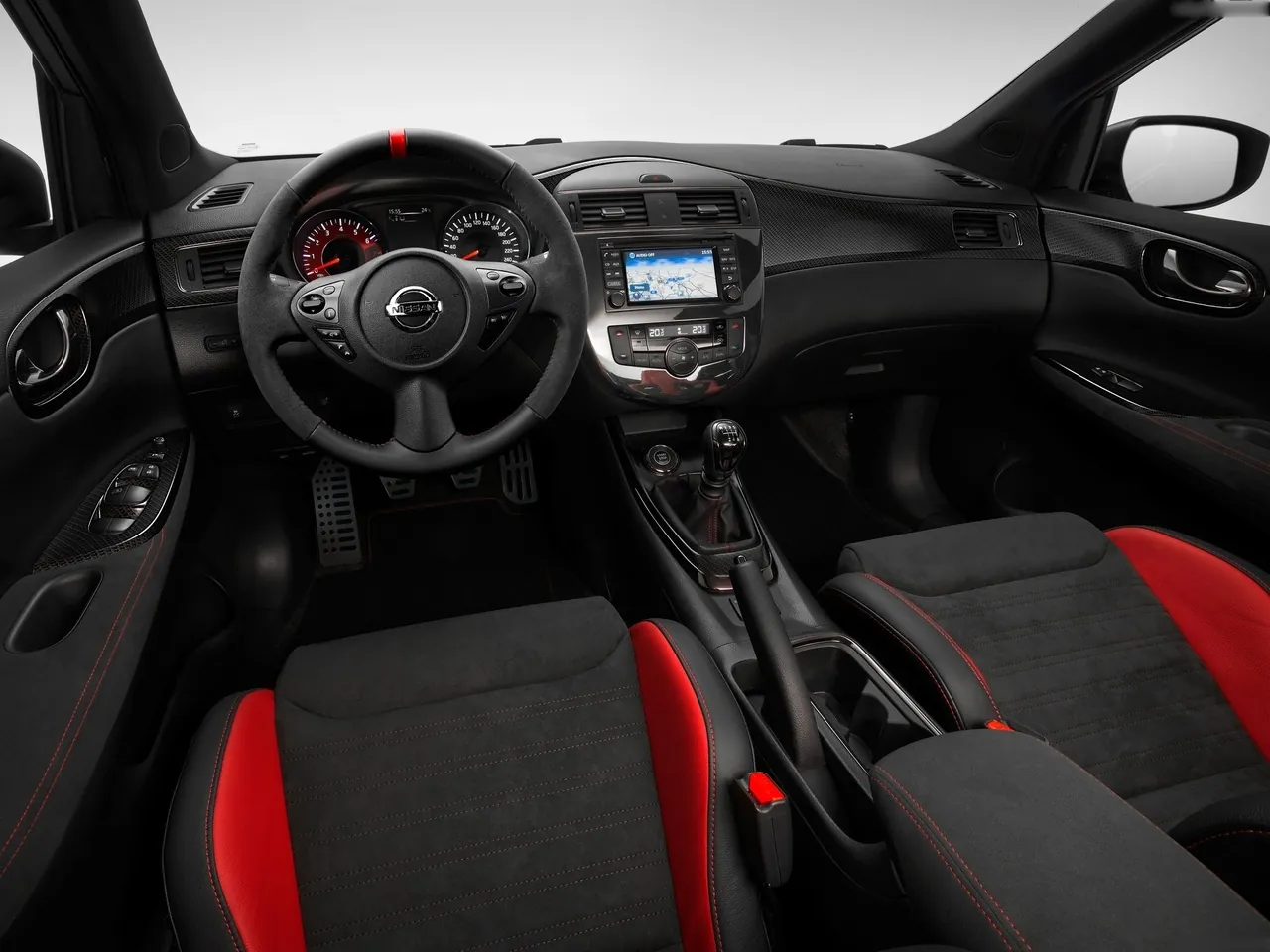 Nissan Pulsar Nismo Concept (2014) – interiér