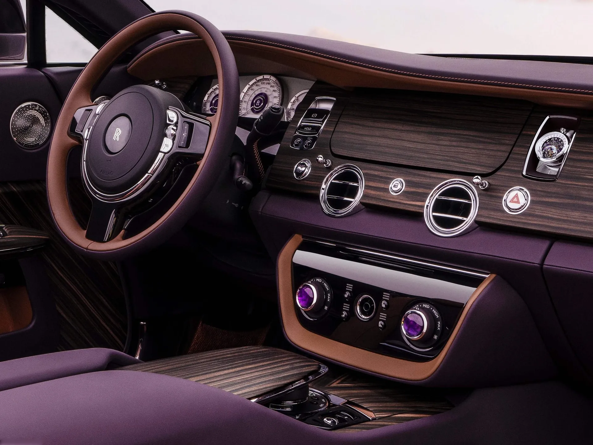 Rolls-Royce Droptail Amethyst (2024) – interiér