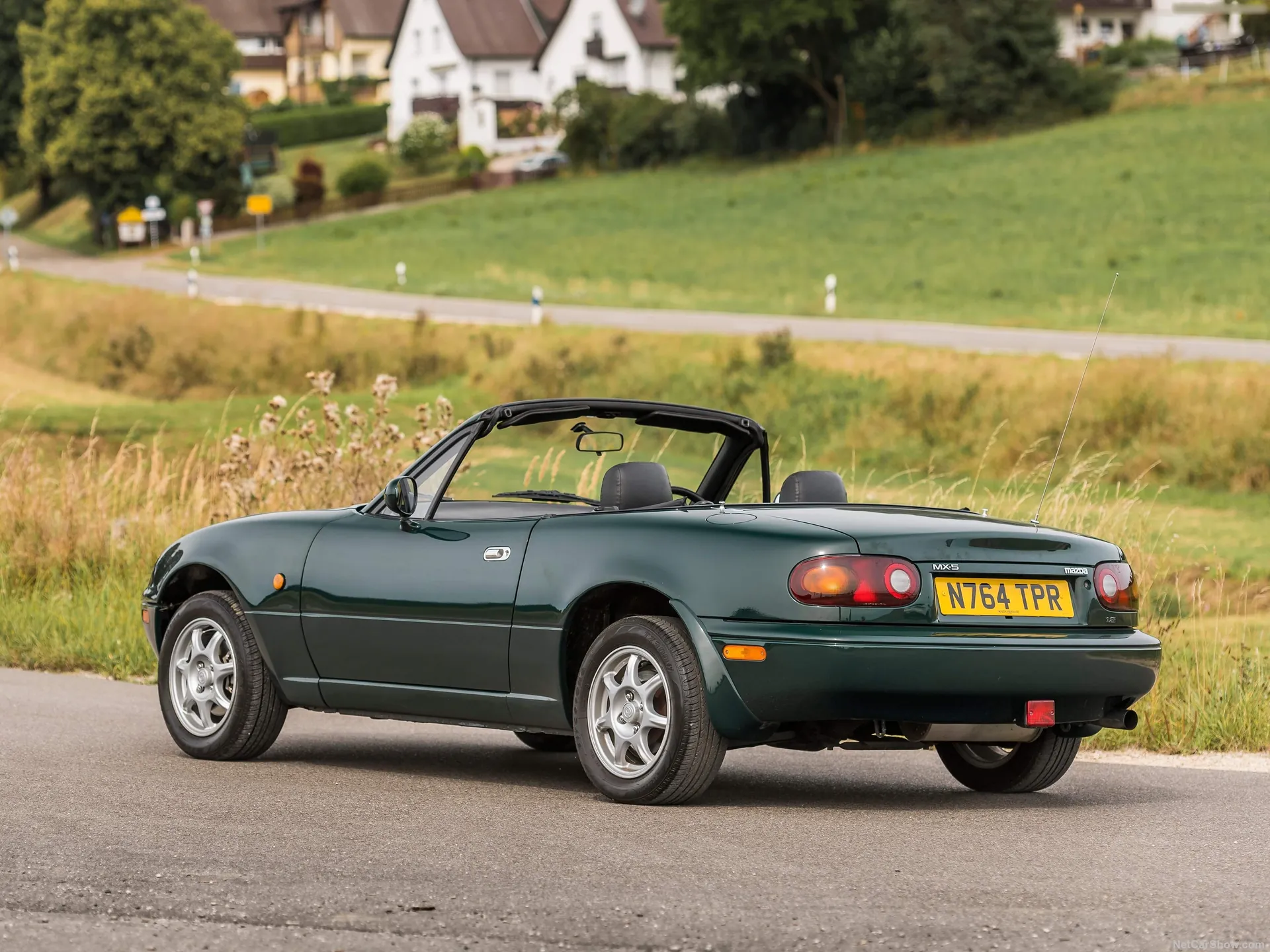 Mazda MX-5 1.8 (1994) – zadní tříčtvrteční pohled