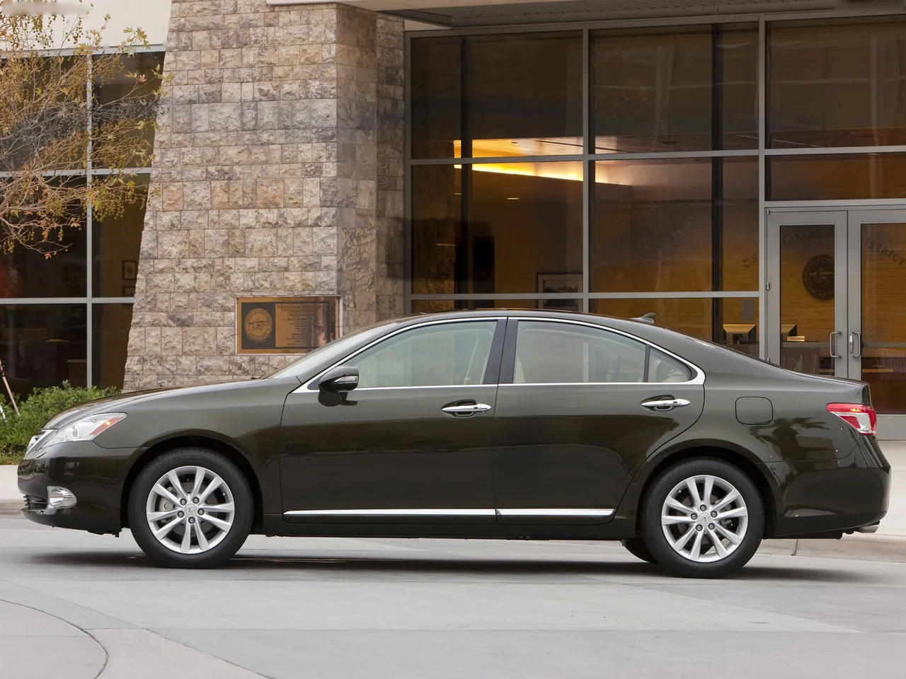 Lexus ES 350 (2010) – boční profil