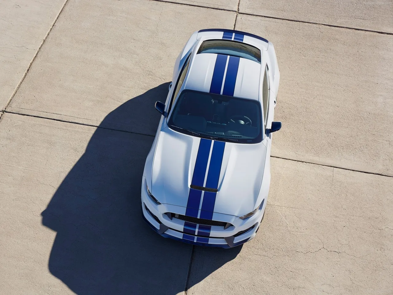 Ford Mustang Shelby GT350 (2016) – pohled shora