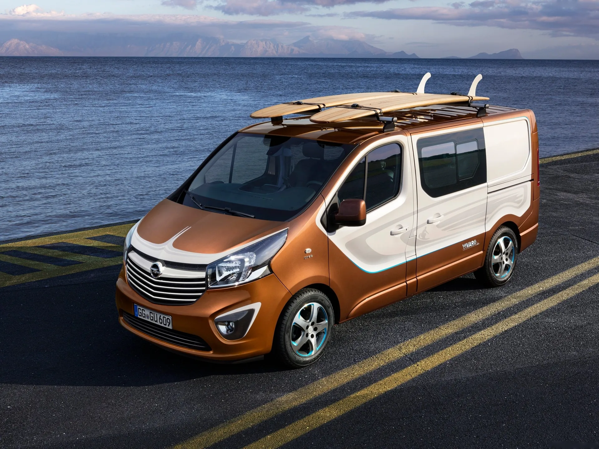 Opel Vivaro Surf Concept (2015)