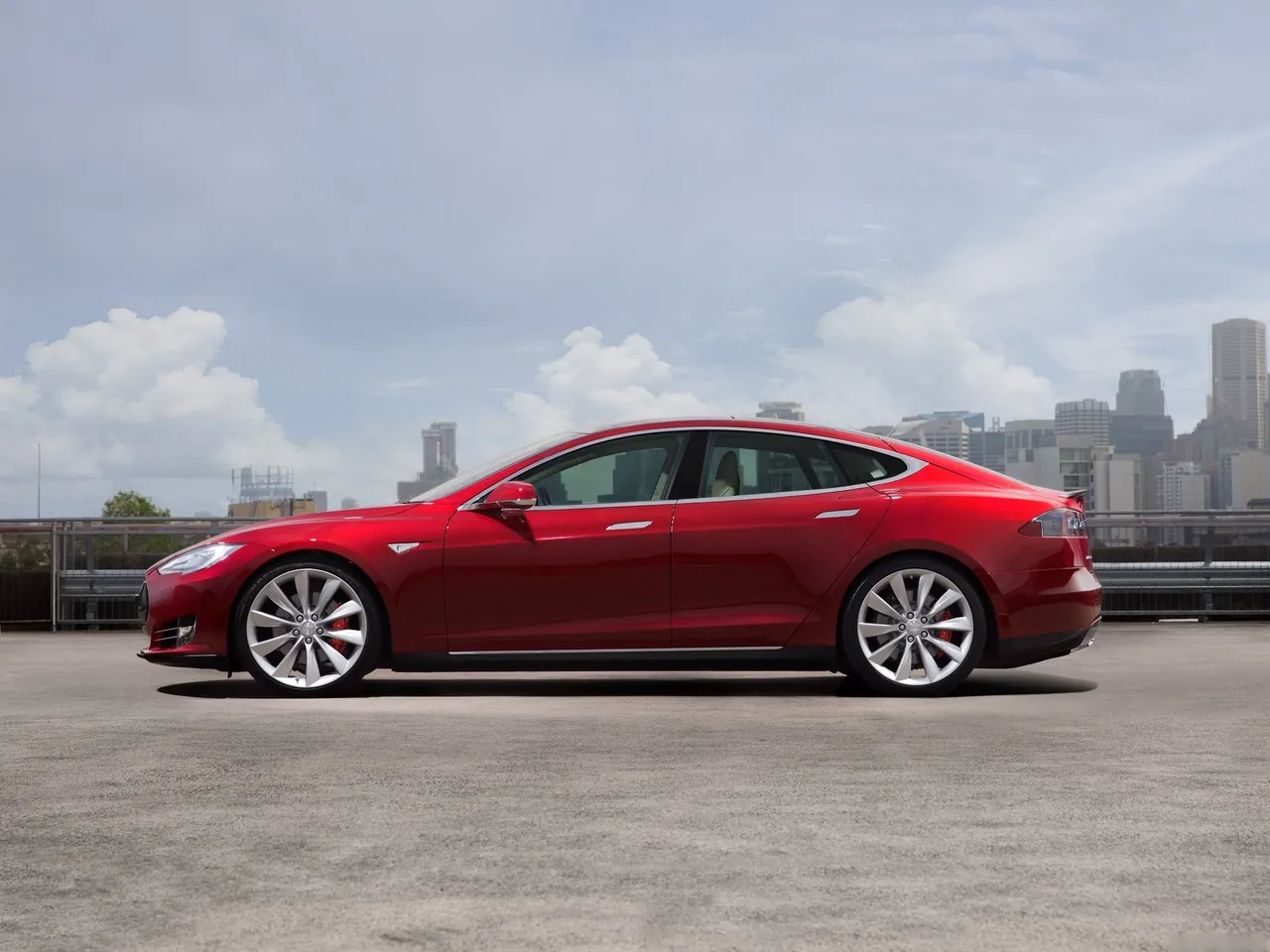 Tesla Model S (2013) – boční profil