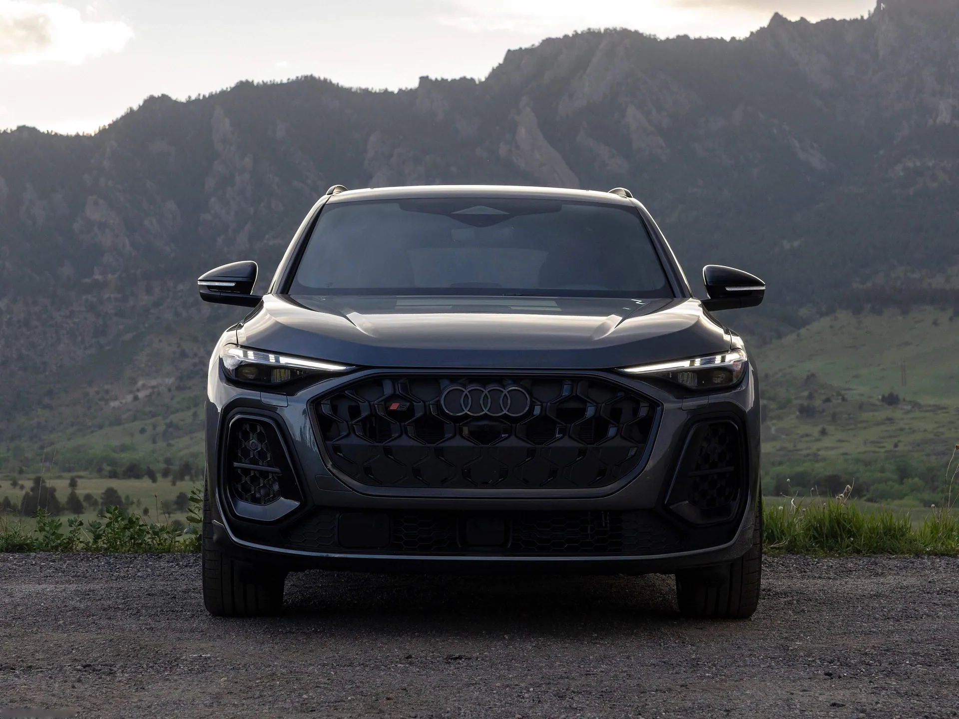 Audi SQ5 [US] (2025) – zepředu