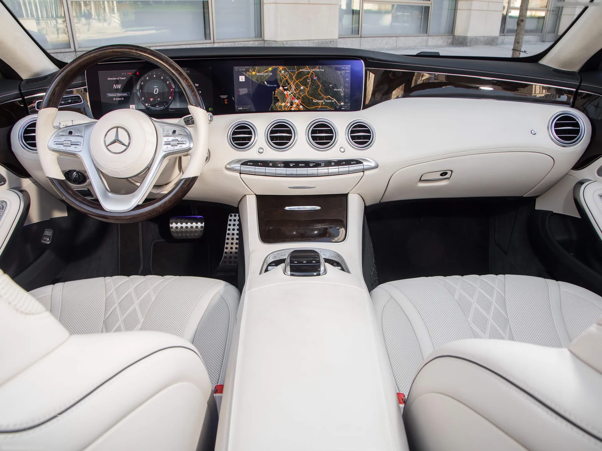 Mercedes-Benz S-Class Cabriolet (2018) – interiér