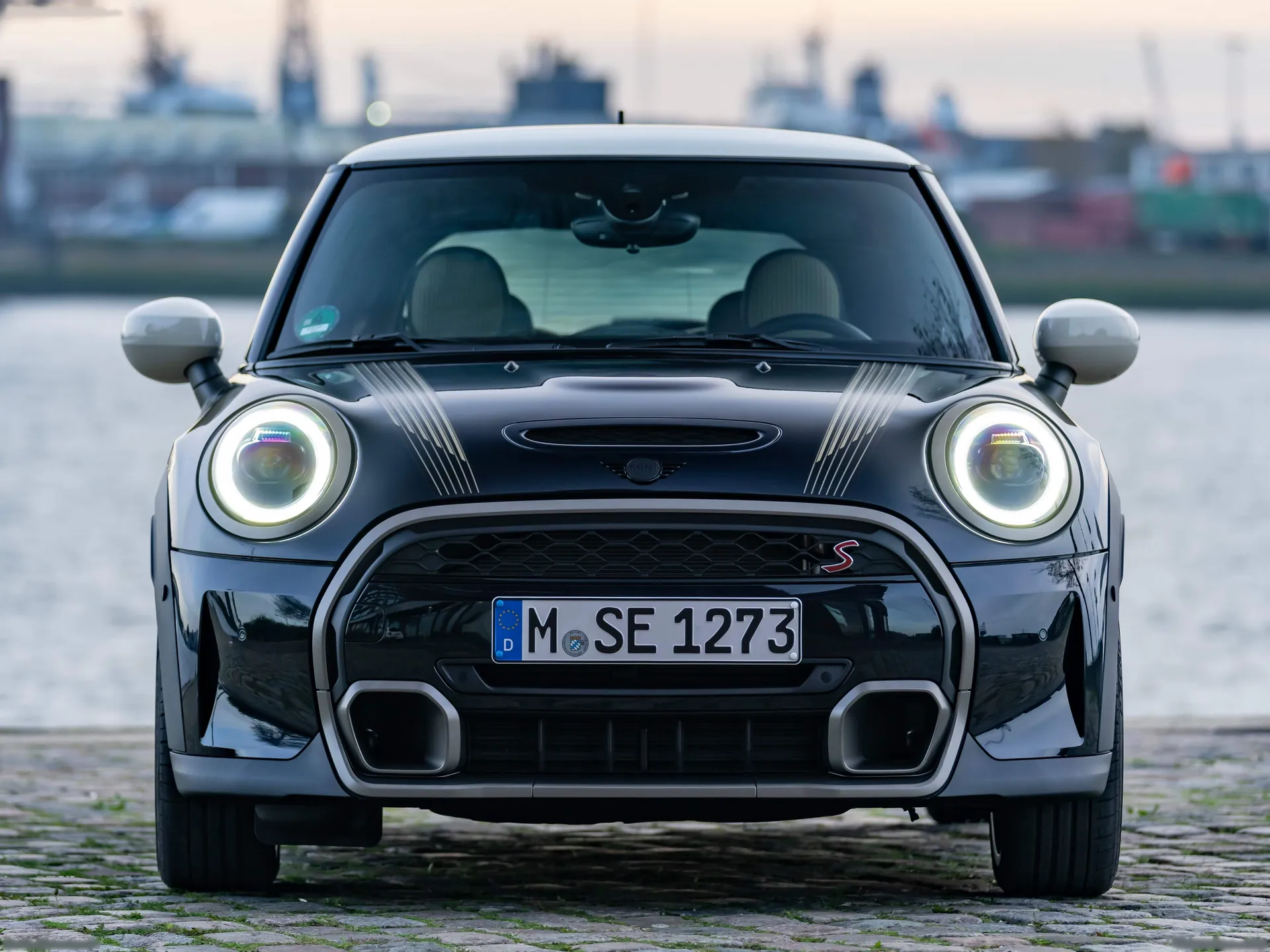Mini Cooper S 3-door Resolute Edition (2022) – zepředu