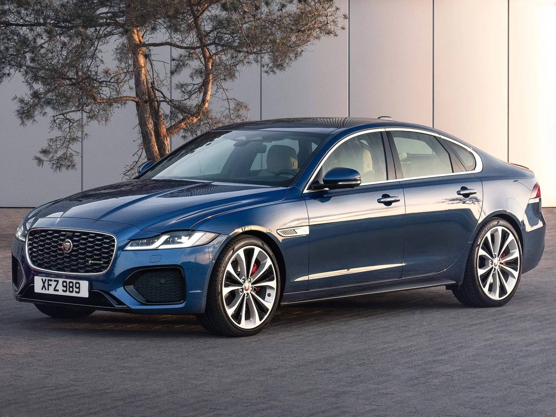 Jaguar XF (2021)