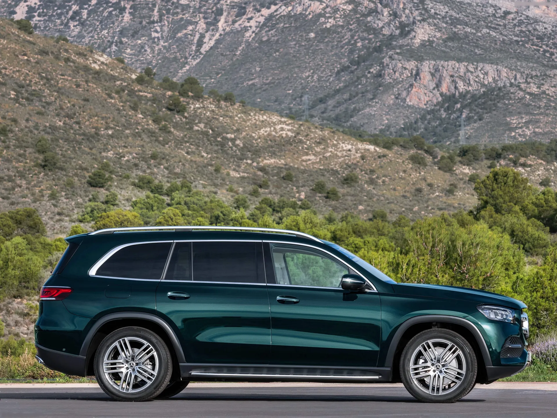 Mercedes-Benz GLS (2020) - Side Profile