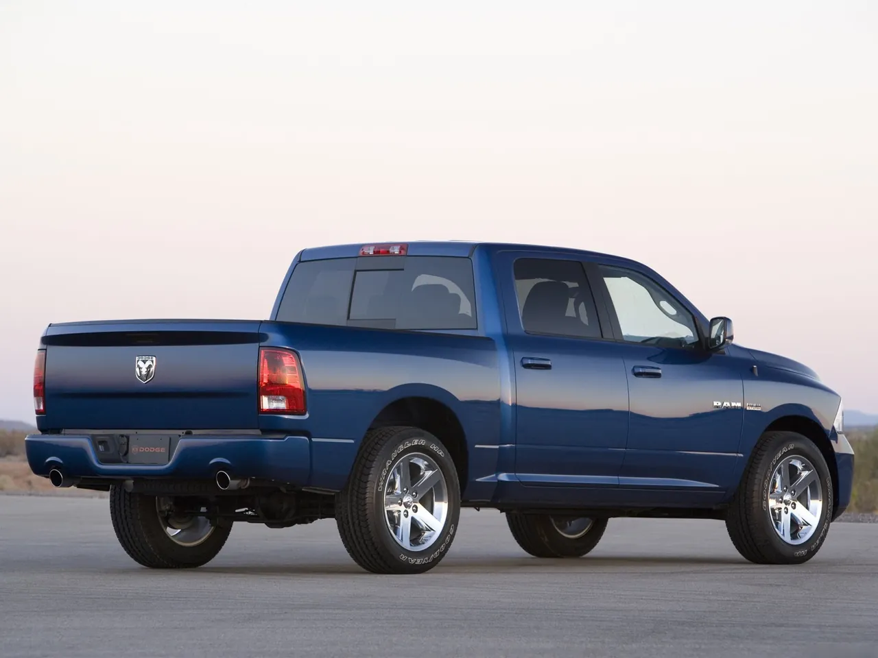 Dodge Ram 1500 Sport (2009) – zadní tříčtvrteční pohled
