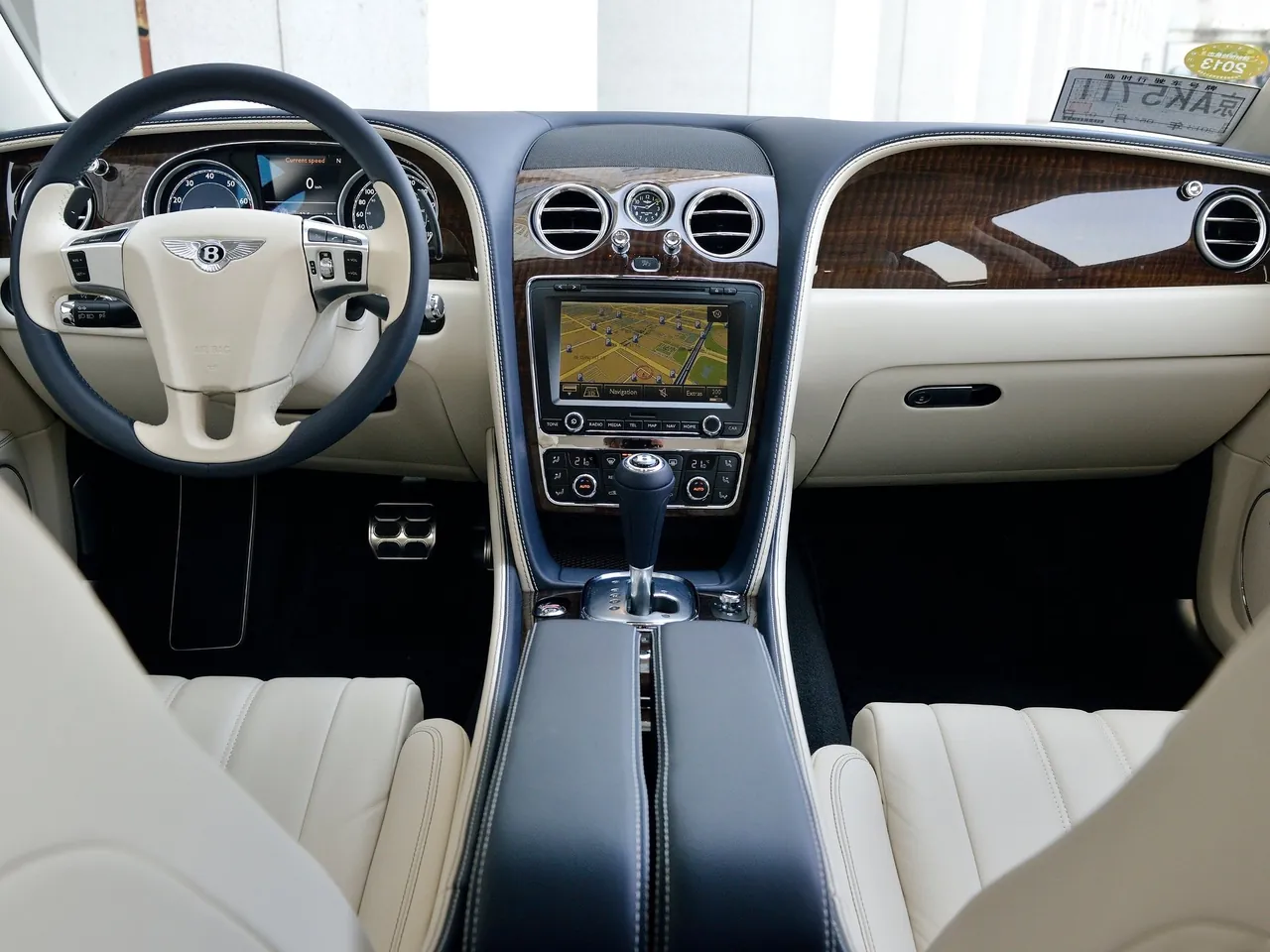 Bentley Flying Spur (2014) – interiér