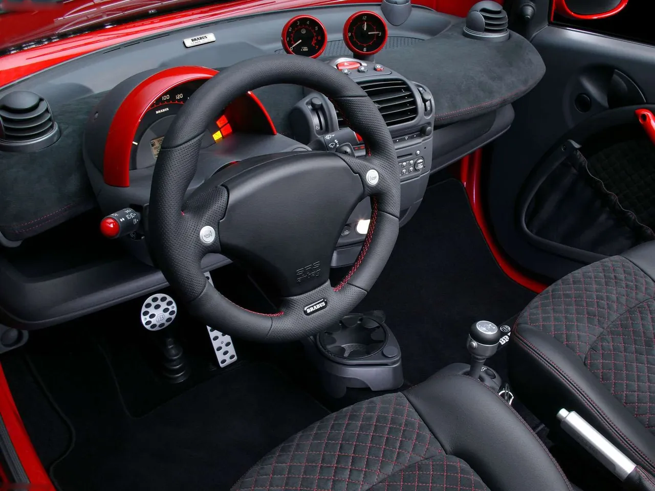 Brabus Ultimate 101 (2004) – interiér
