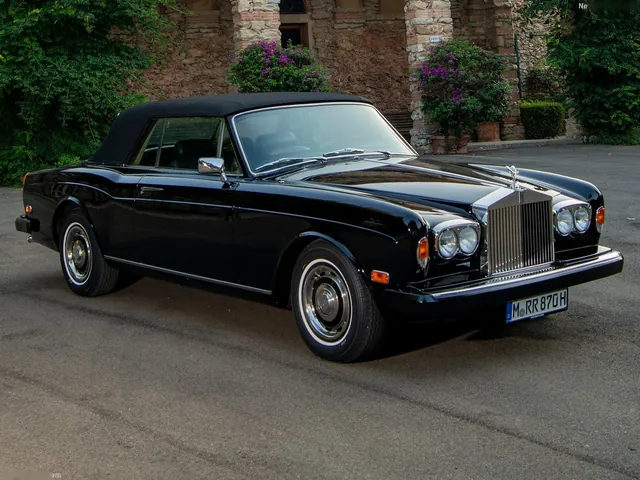Rolls-Royce Corniche Convertible (1980)