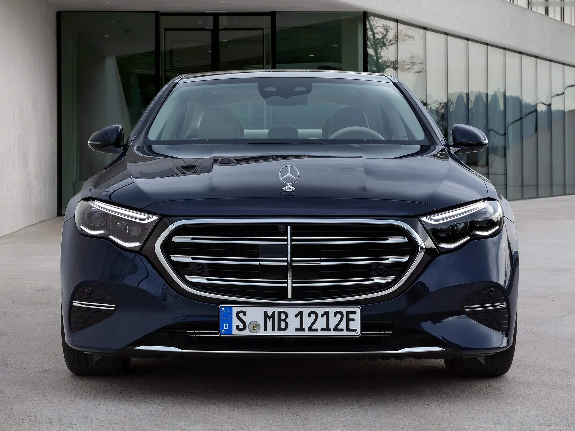 Mercedes-Benz E-Class (2024) – zepředu