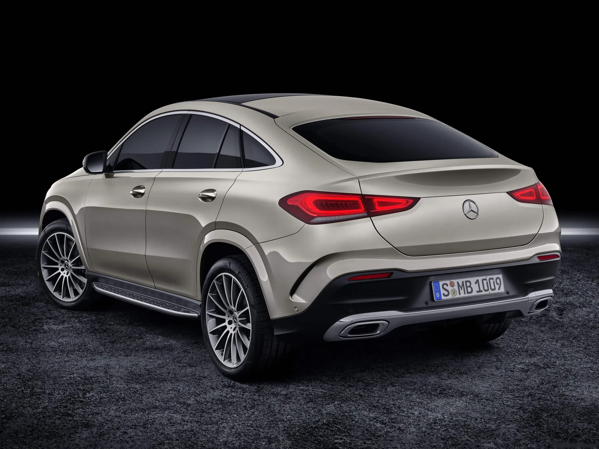 Mercedes-Benz GLE Coupe (2020) - Rear Three-Quarter