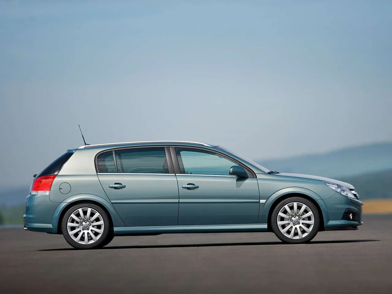 Opel Signum (2006) – boční profil