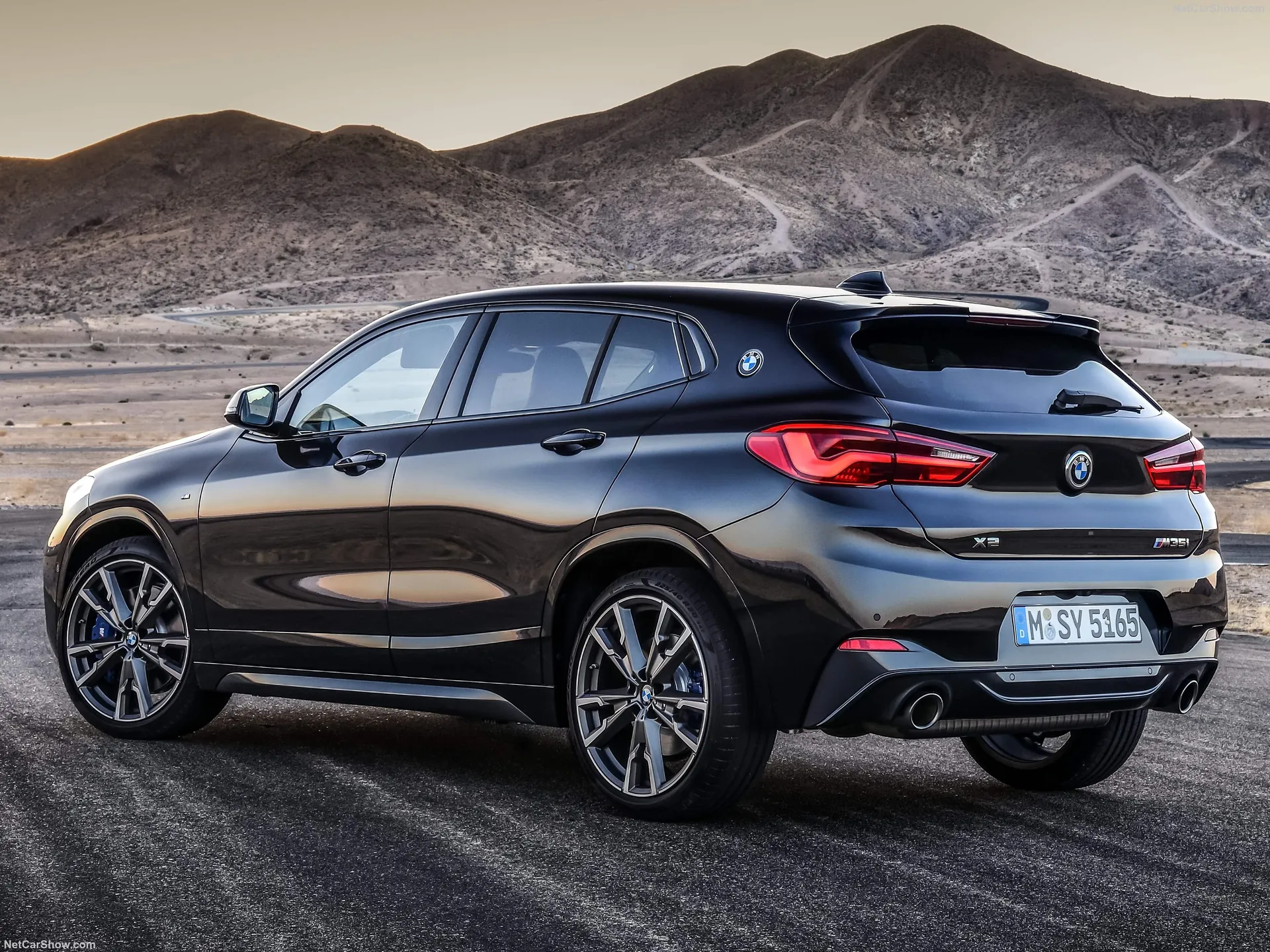 BMW X2 M35i (2019) – zadní tříčtvrteční pohled